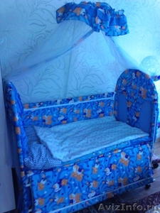 кроватка манеж,сине-голубого цвета на колесиках                                  - Изображение #3, Объявление #1250889