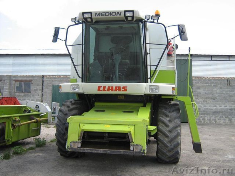 Медион 310. Claas medion 310. Комбайн claas medion. Комбайн класс доминатор. Мини комбайн dongfeng 1548.